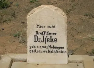 GNA-Reisegruppe besucht das Grab von Dr. Herrmann Iseke